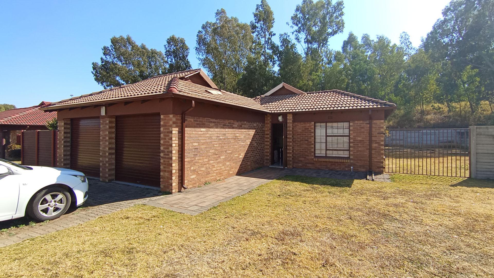 Front View of property in Clayville