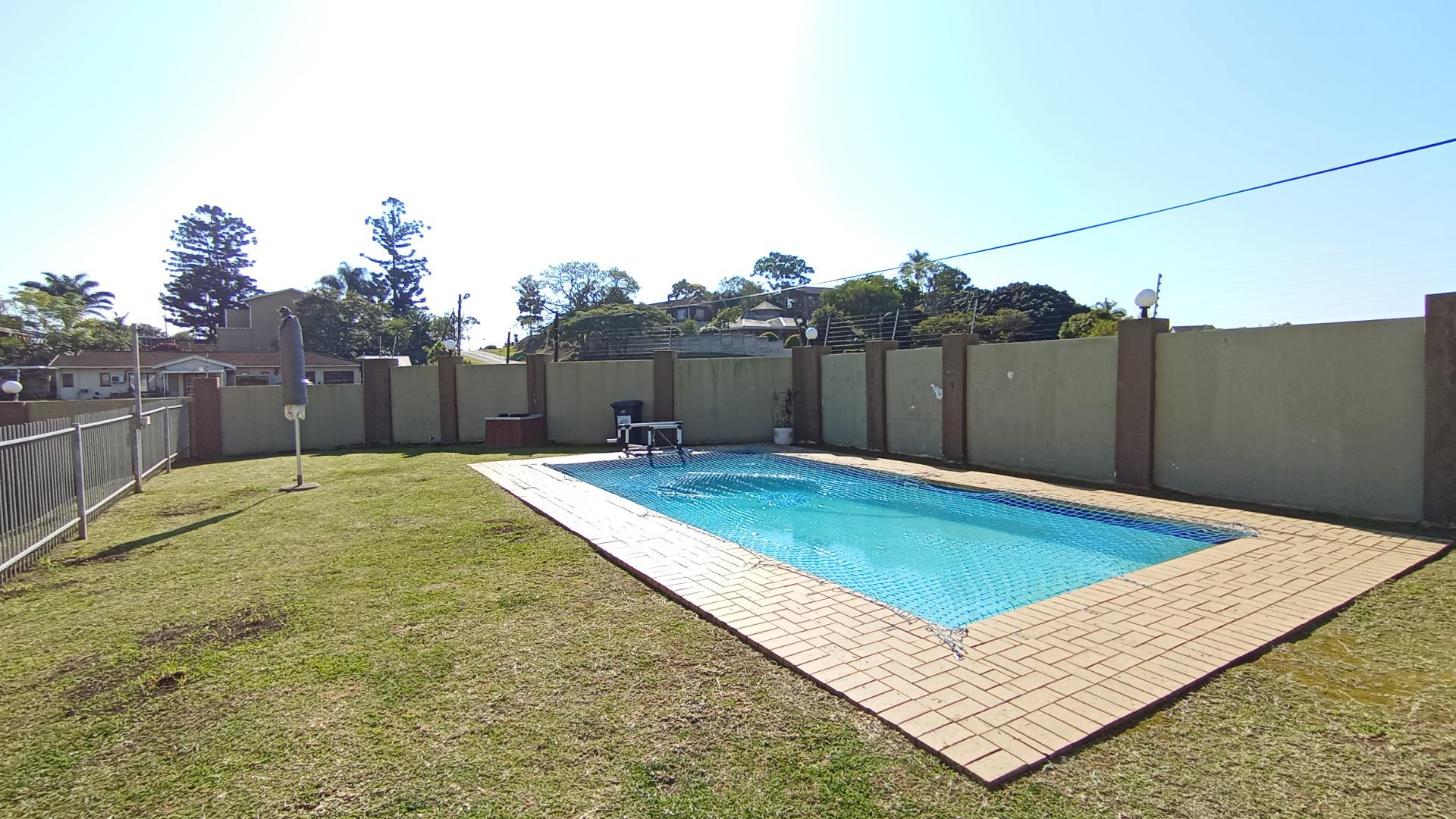 Swimming Pool of property in Shulton Park