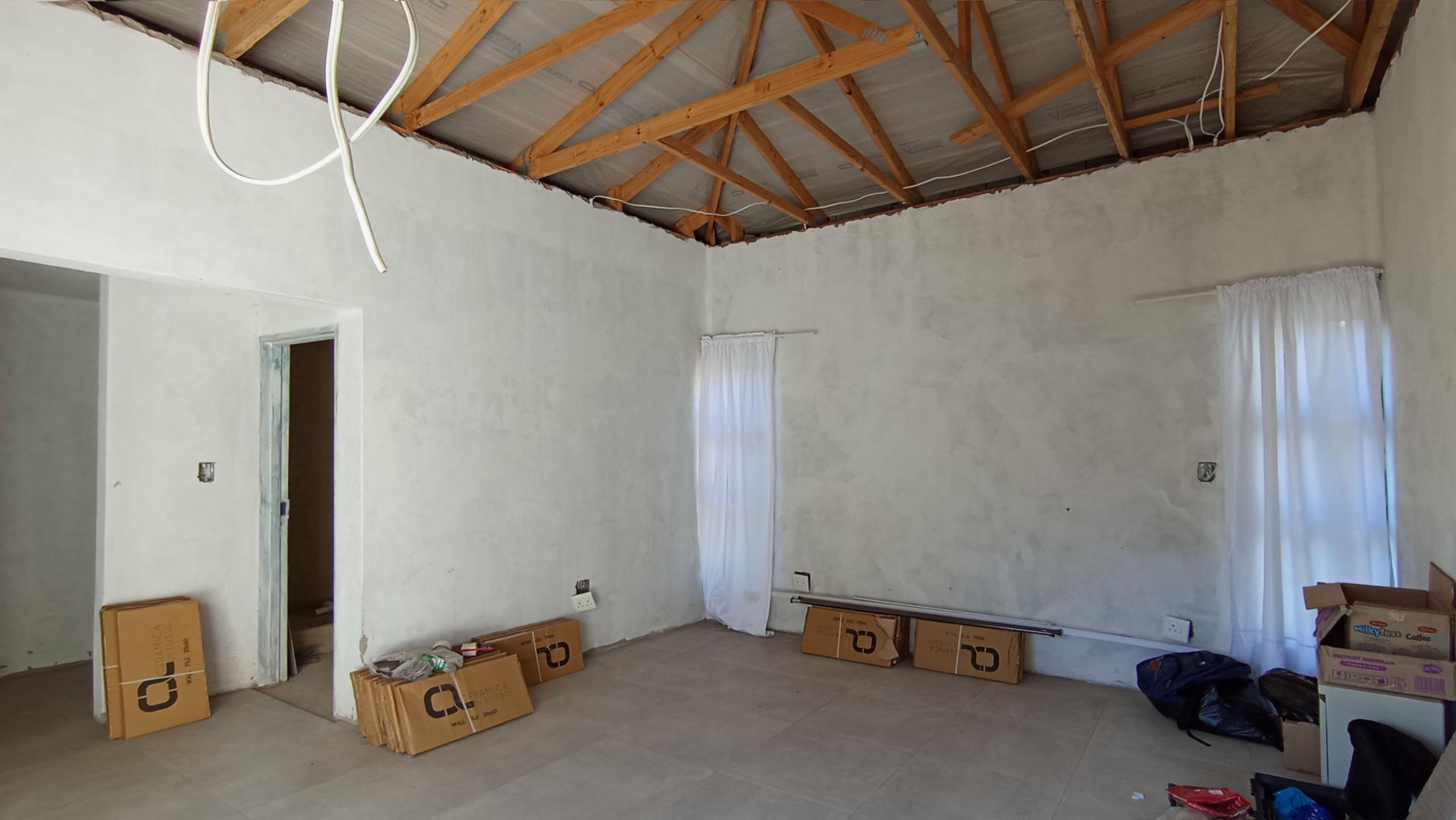 Main Bedroom - 21 square meters of property in Strubensvallei