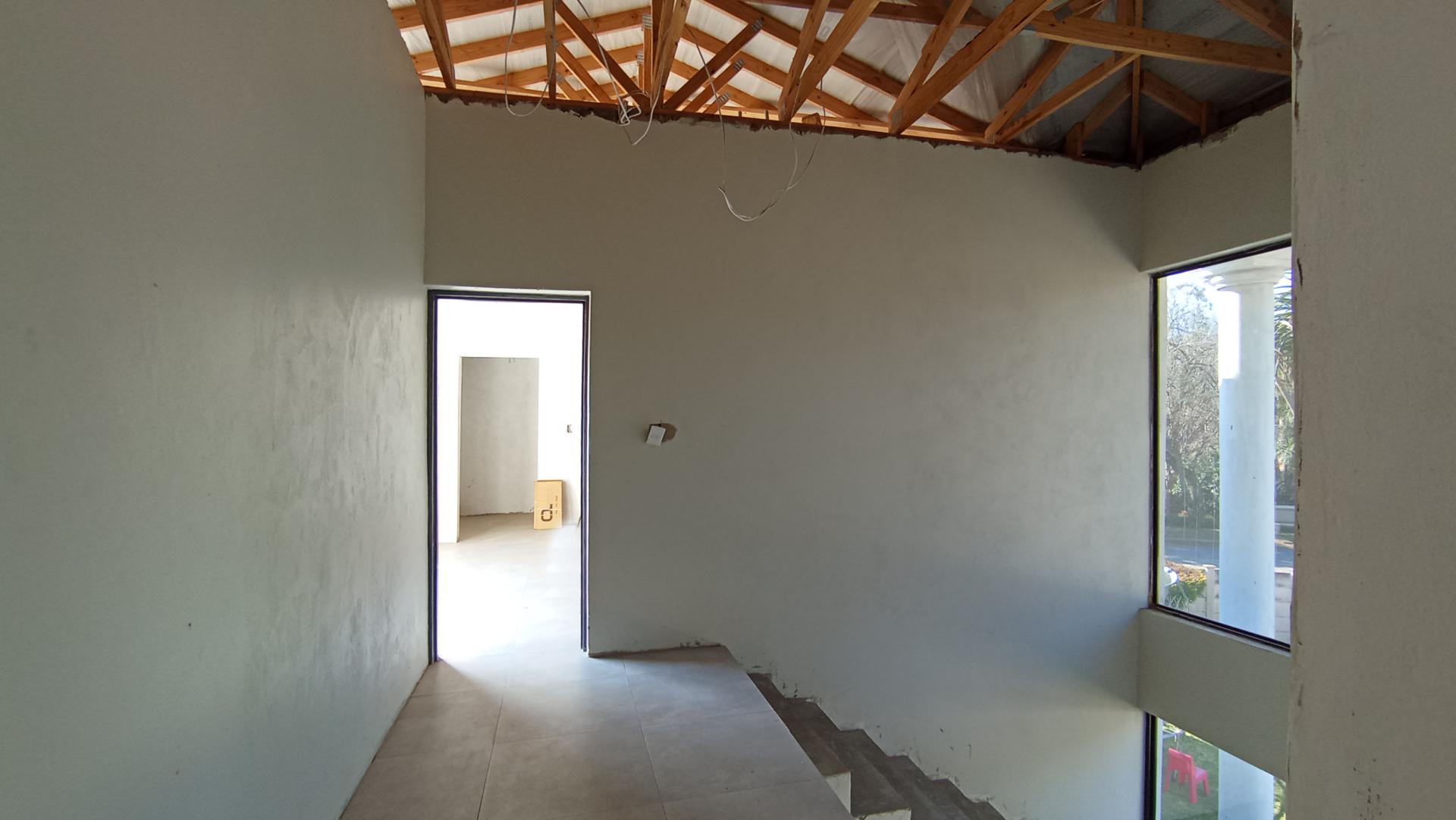 Spaces - 55 square meters of property in Strubensvallei