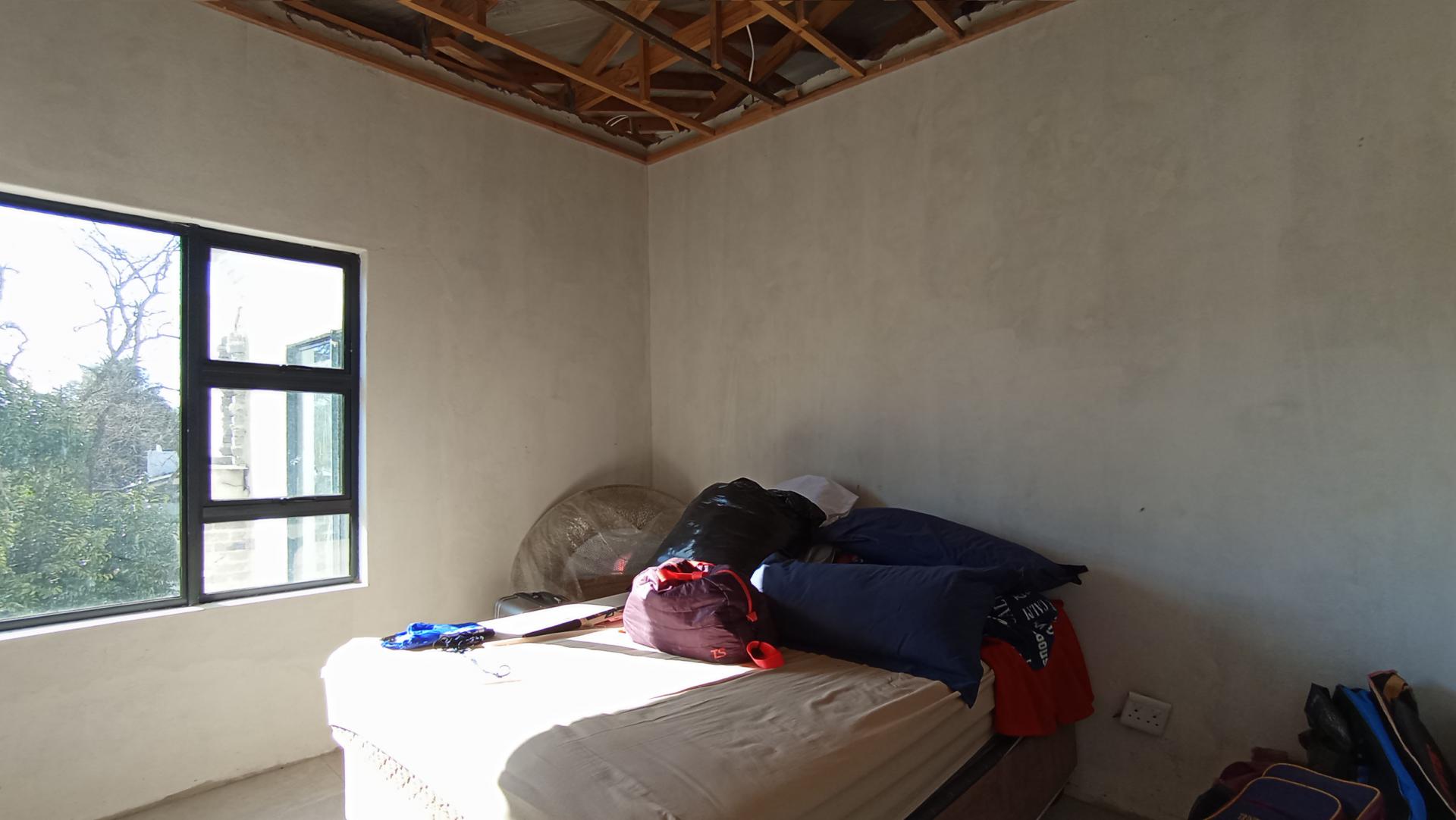 Bed Room 2 - 9 square meters of property in Strubensvallei