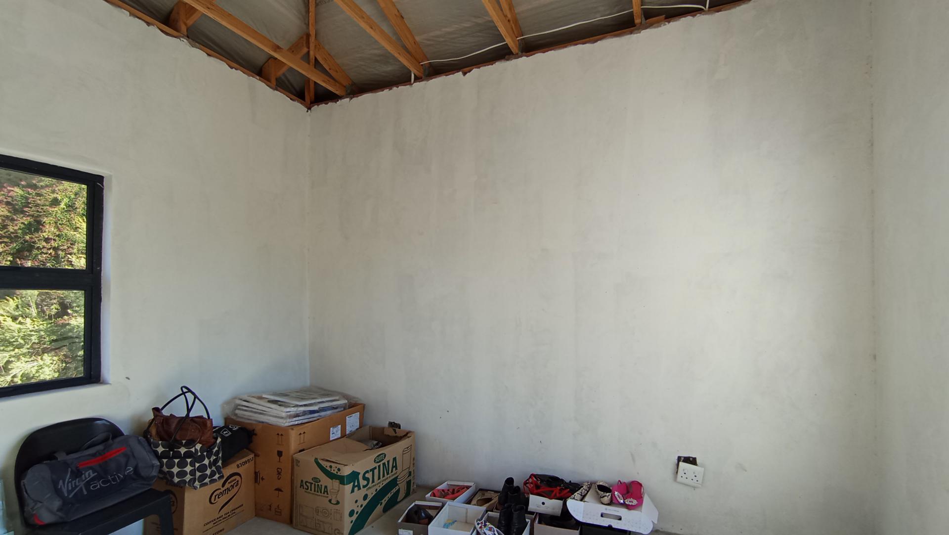 Bed Room 3 - 10 square meters of property in Strubensvallei