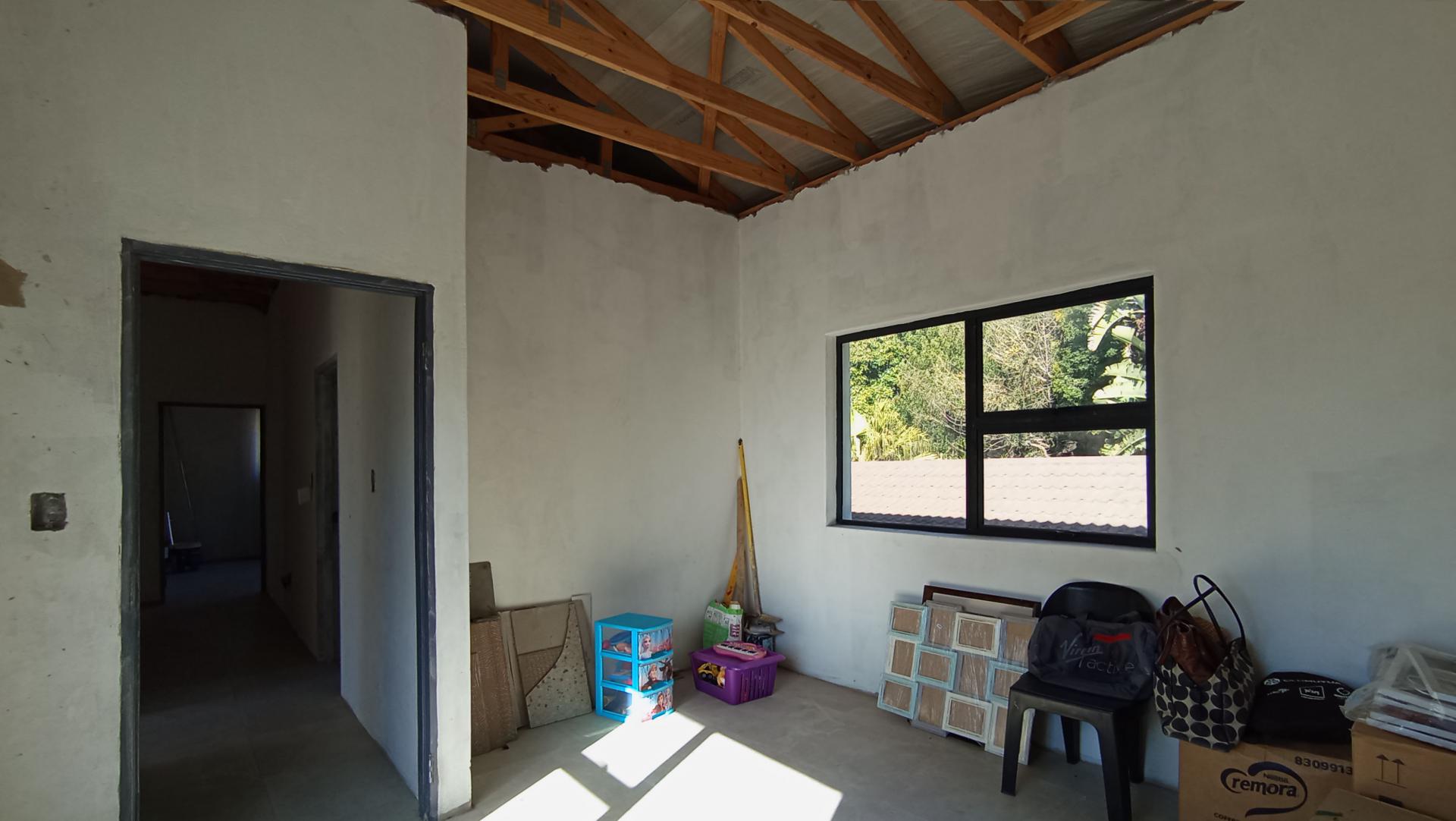 Bed Room 3 - 10 square meters of property in Strubensvallei