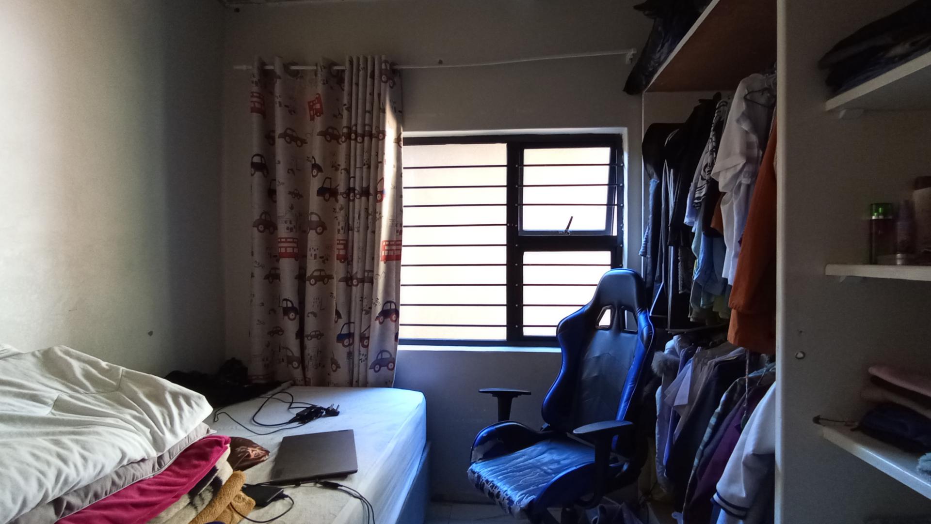 Study - 11 square meters of property in Strubensvallei