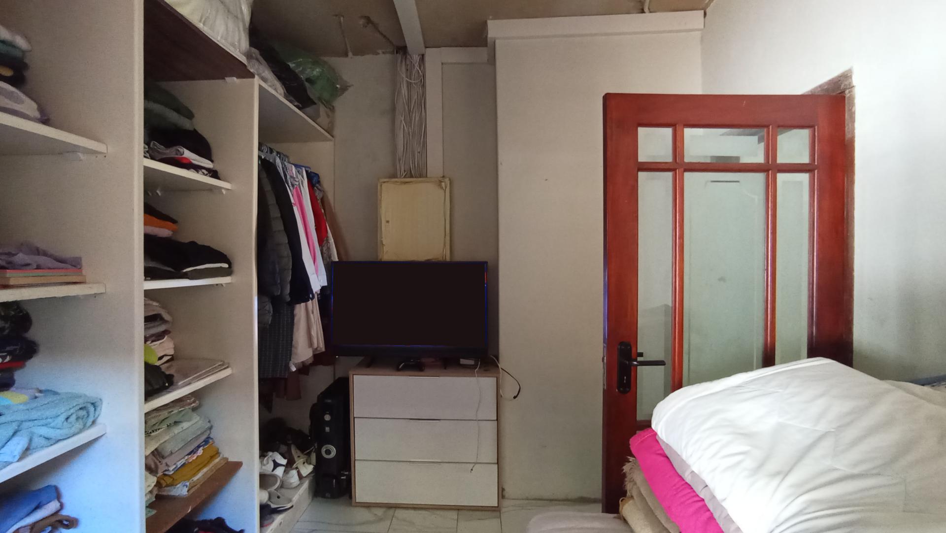 Study - 11 square meters of property in Strubensvallei