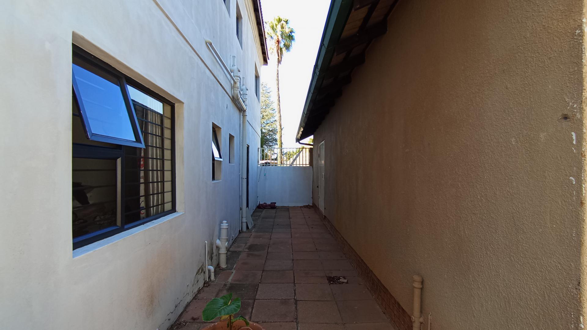 Backyard of property in Strubensvallei