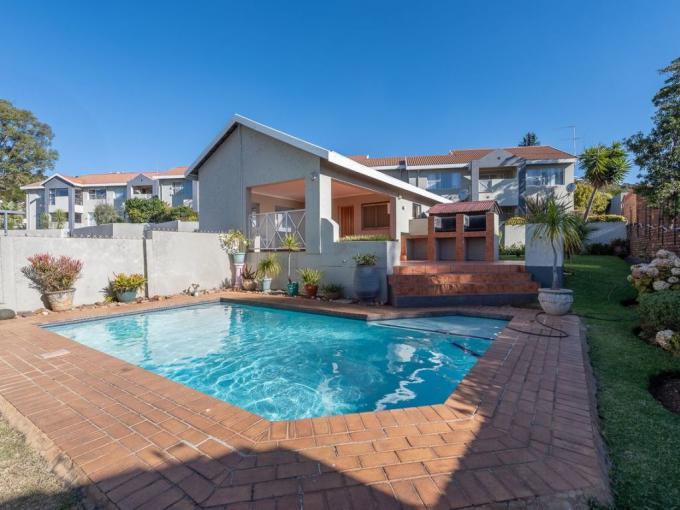 2 Bedroom Apartment for Sale For Sale in Constantia Kloof - MR683619