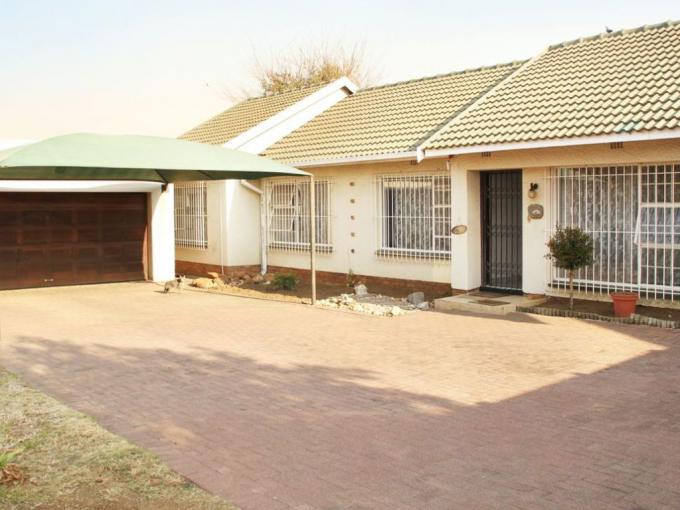 4 Bedroom House for Sale For Sale in Brackendowns - MR683634