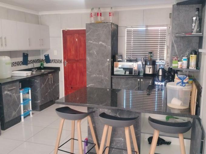 3 Bedroom Simplex to Rent in Cashan - Property to rent - MR683654