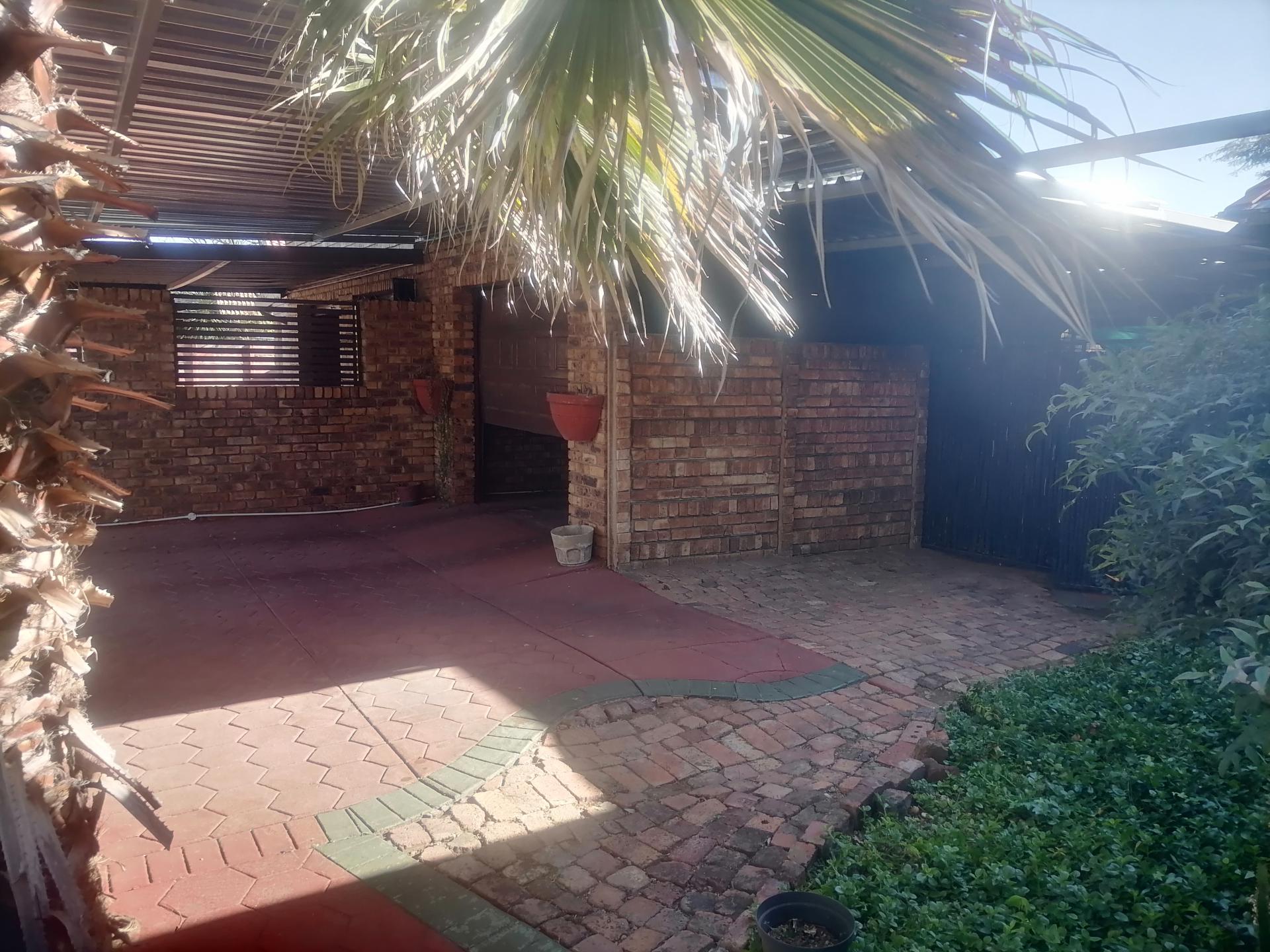  of property in Doornpoort