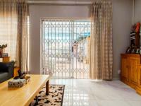  of property in Glenvista