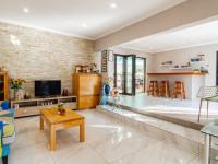  of property in Glenvista