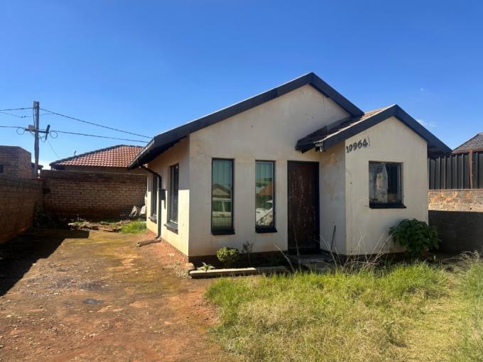 2 Bedroom House for Sale For Sale in Protea Glen - MR683712