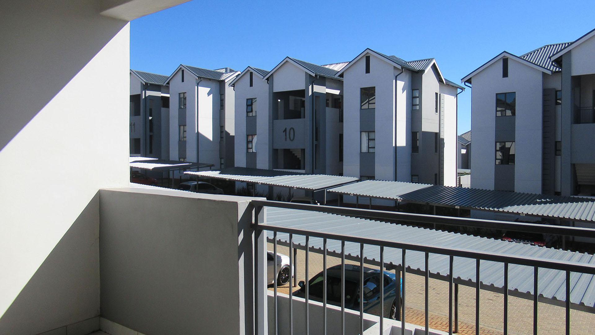 Balcony - 5 square meters of property in Homes Haven