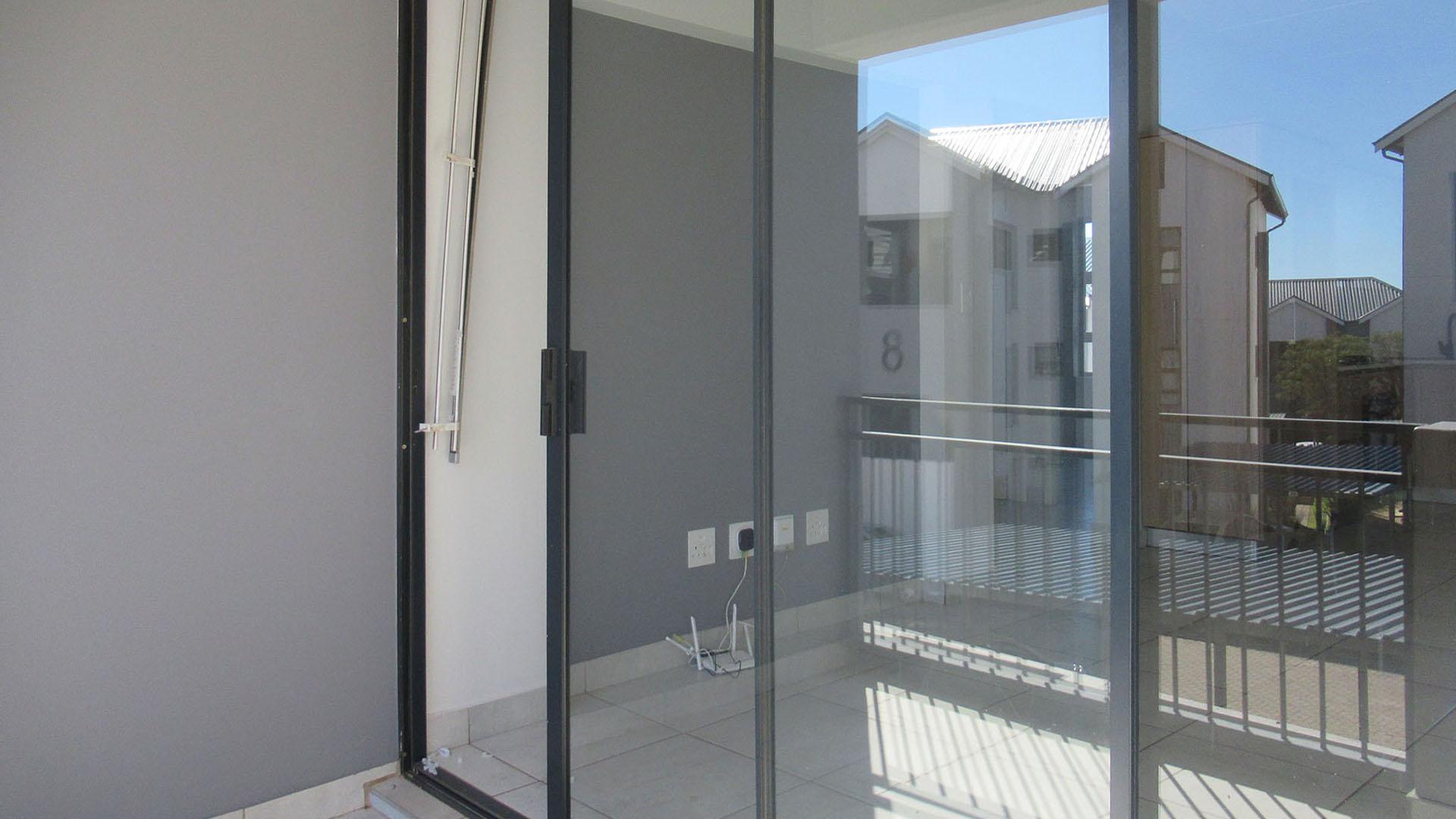 Balcony - 5 square meters of property in Homes Haven