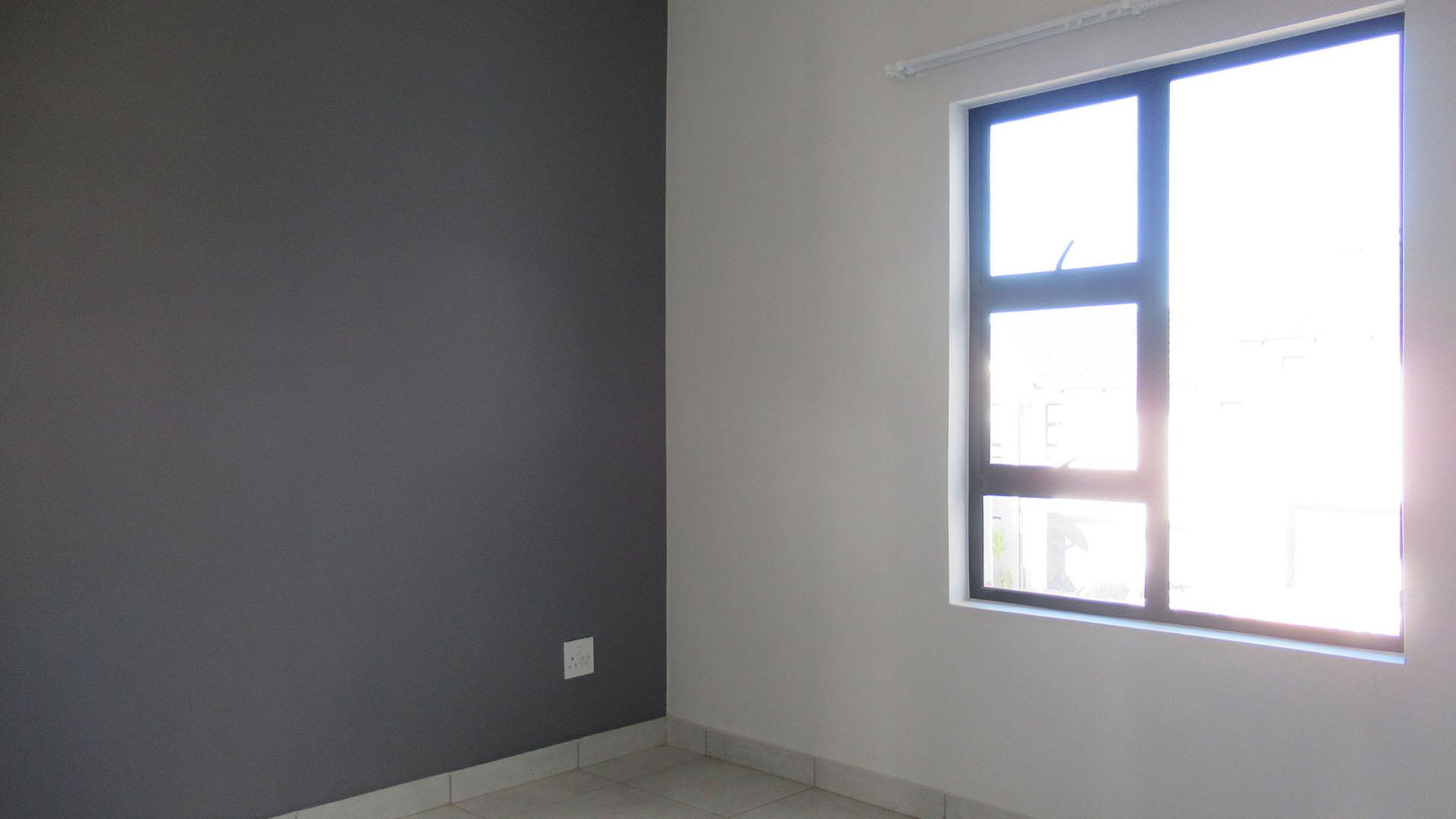 Bed Room 1 - 11 square meters of property in Homes Haven