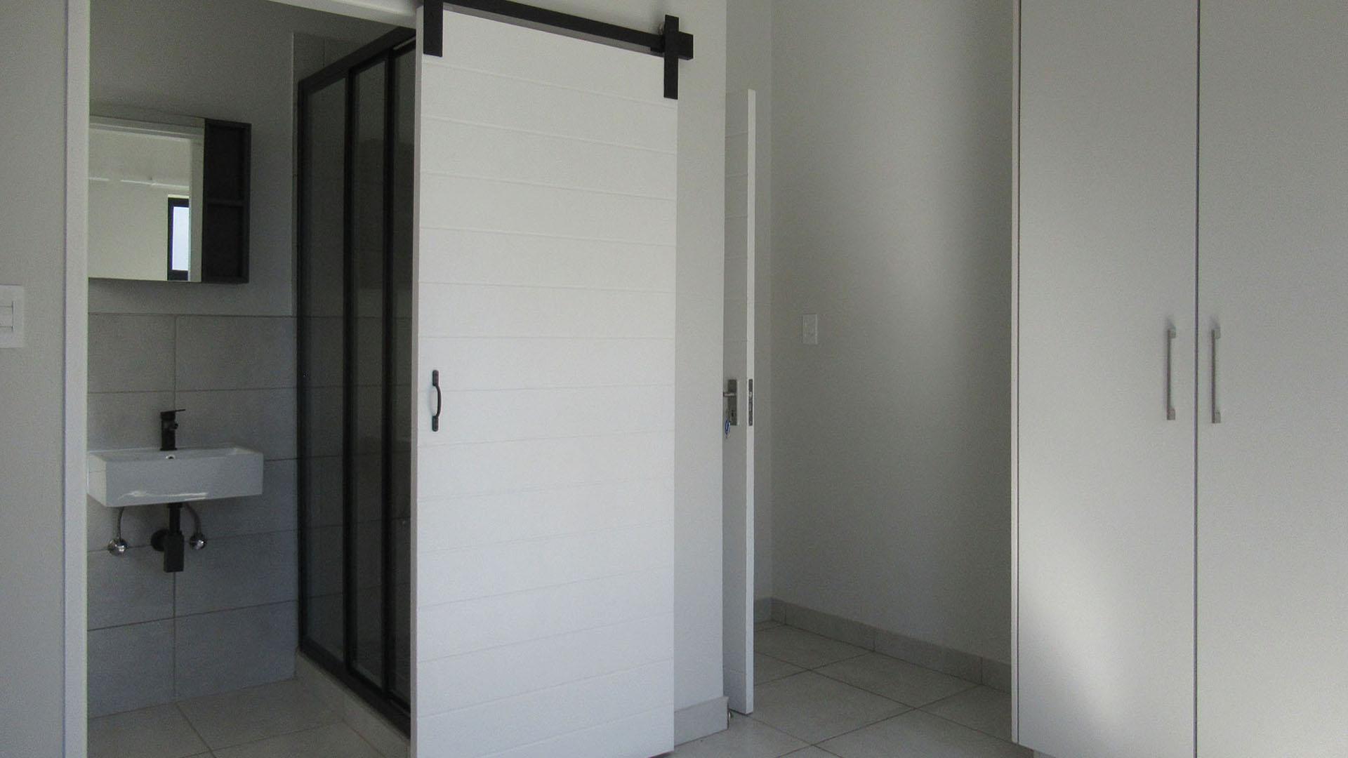 Main Bedroom - 13 square meters of property in Homes Haven