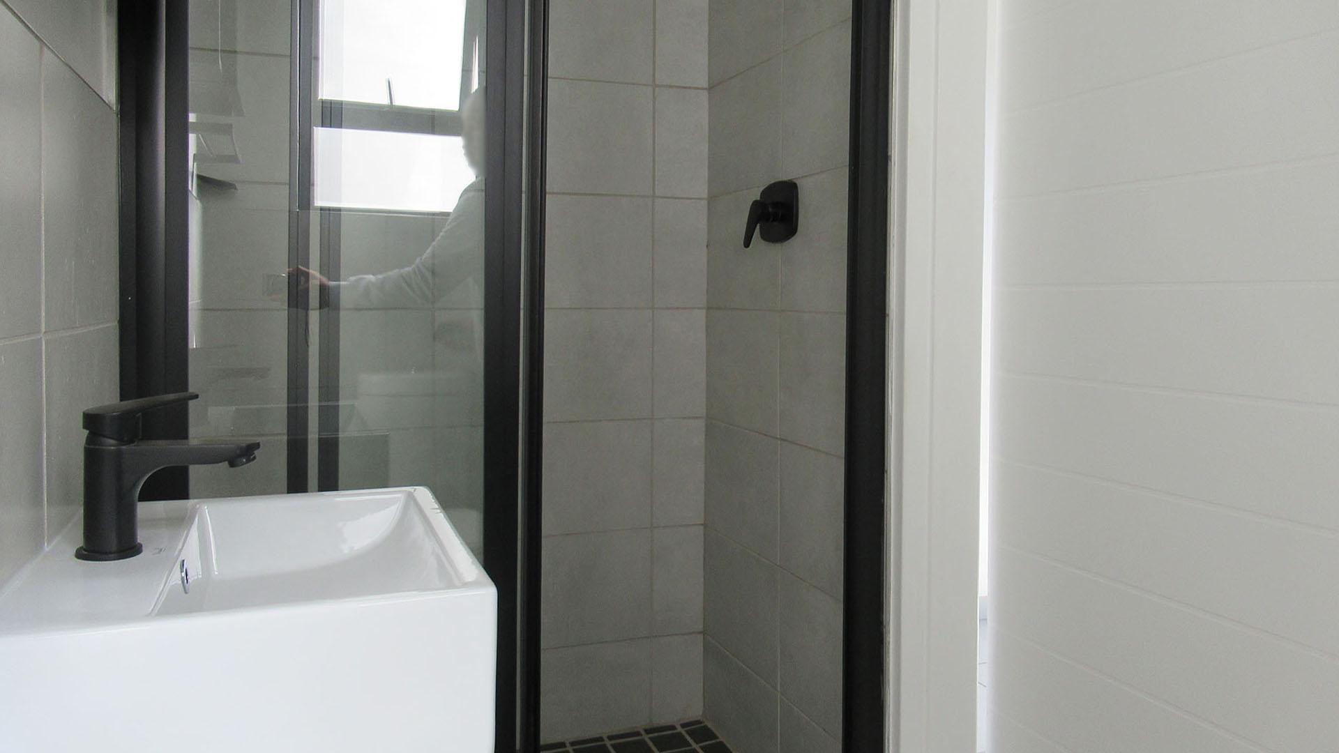 Main Bathroom - 3 square meters of property in Homes Haven