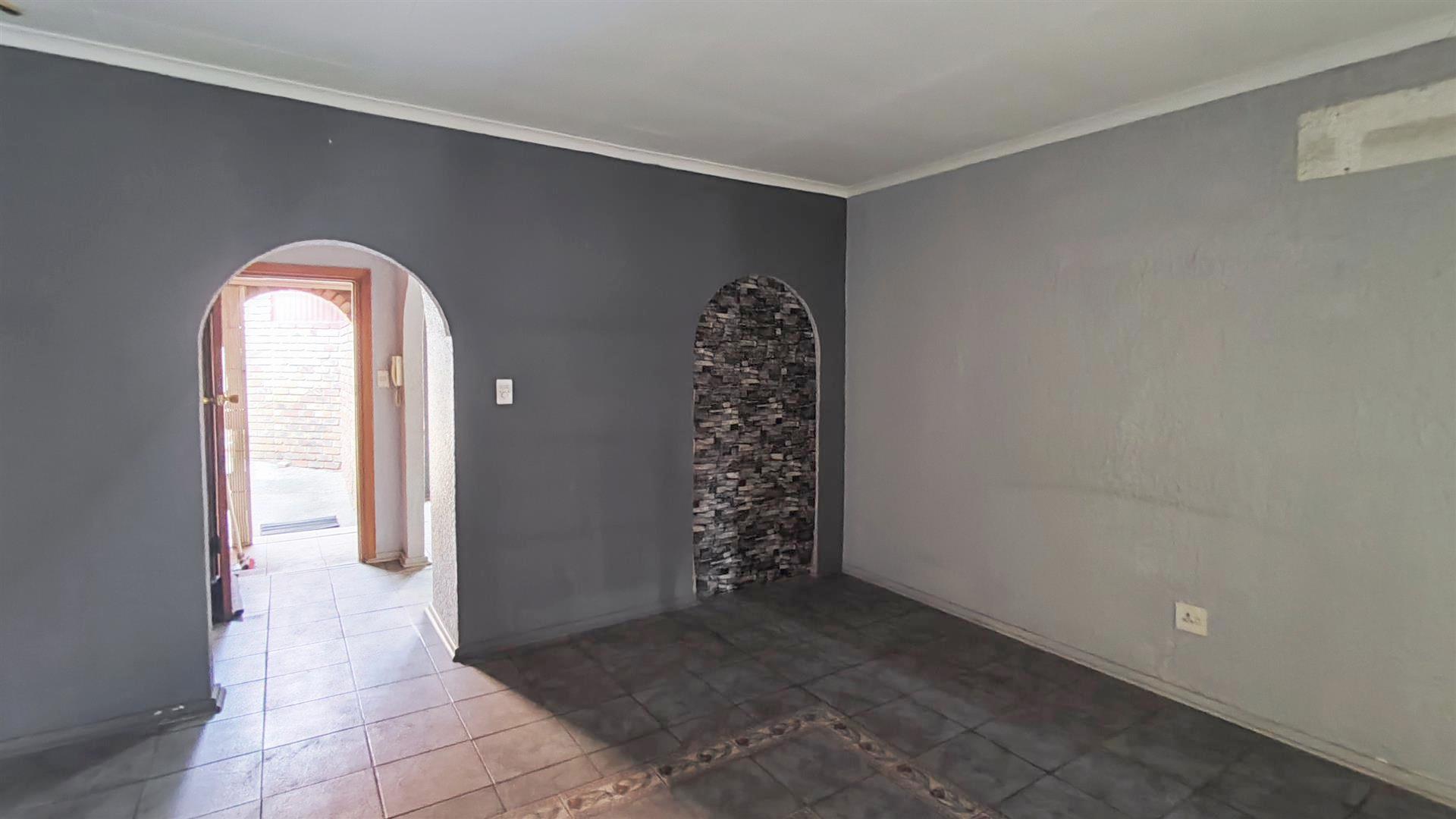 Lounges - 23 square meters of property in Birchleigh North
