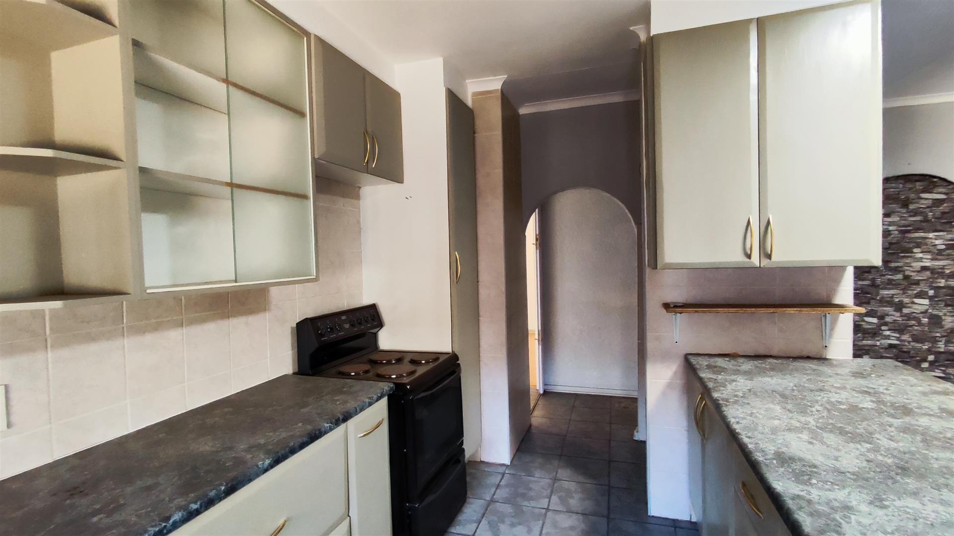 Kitchen - 14 square meters of property in Birchleigh North