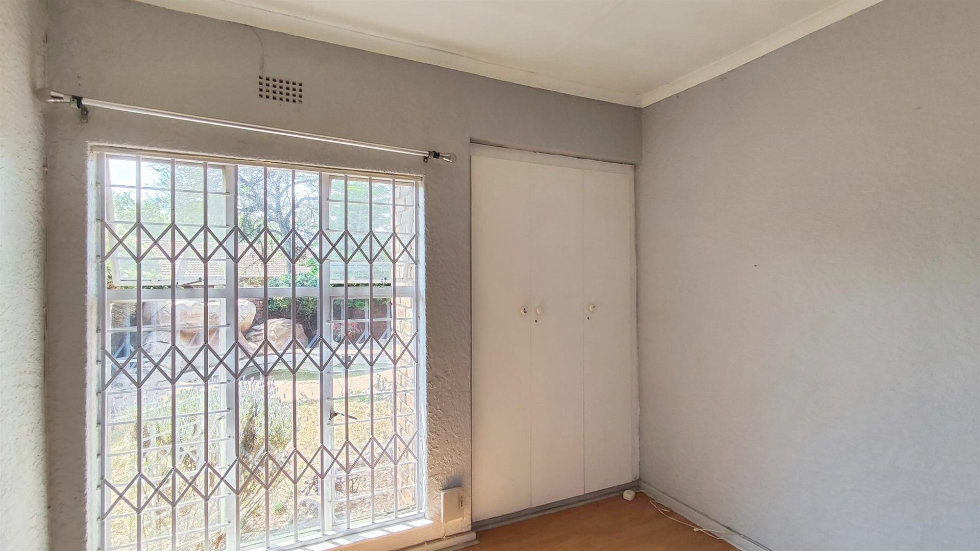 Bed Room 2 - 13 square meters of property in Birchleigh North