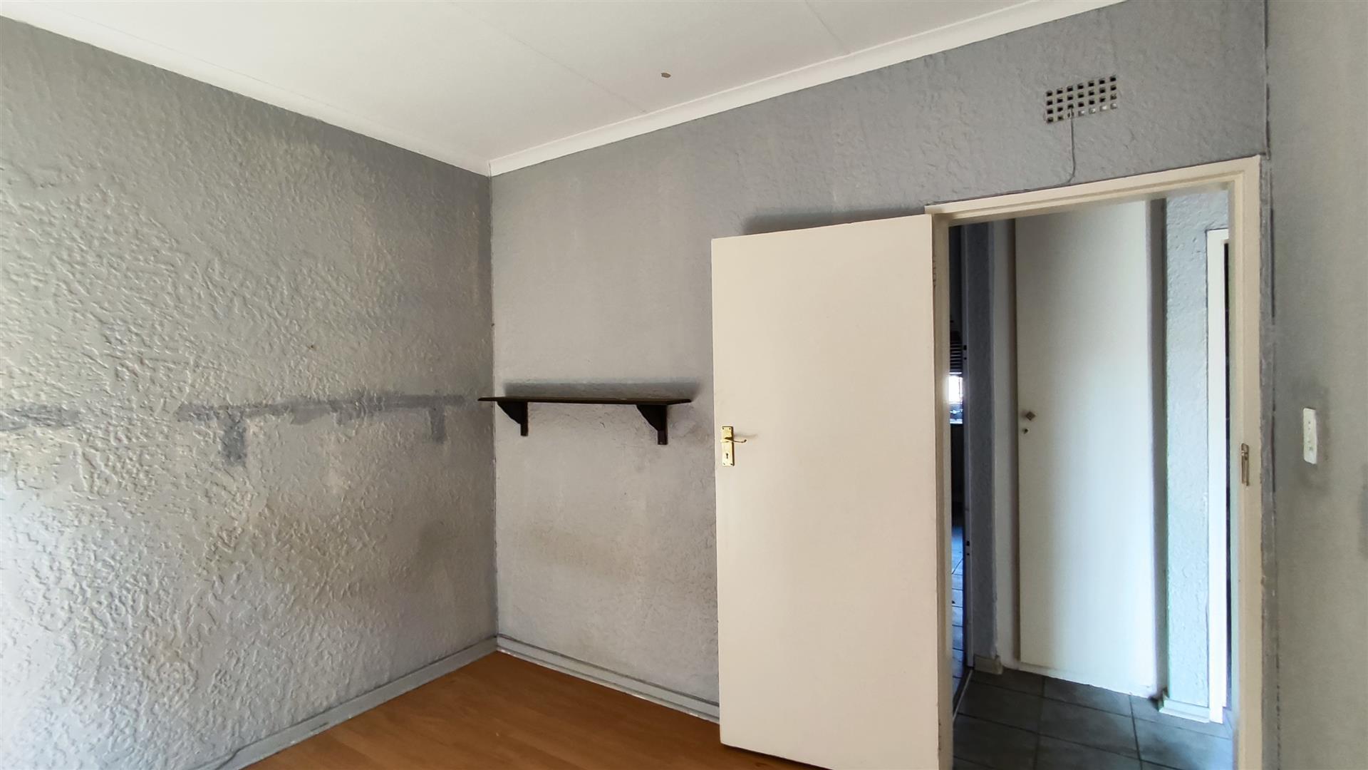 Bed Room 2 - 13 square meters of property in Birchleigh North