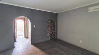 Lounges - 23 square meters of property in Birchleigh North