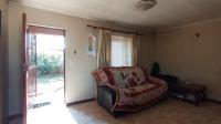 Lounges - 15 square meters of property in Pierre van Ryneveld