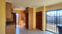 Lounges - 13 square meters of property in Walkerville