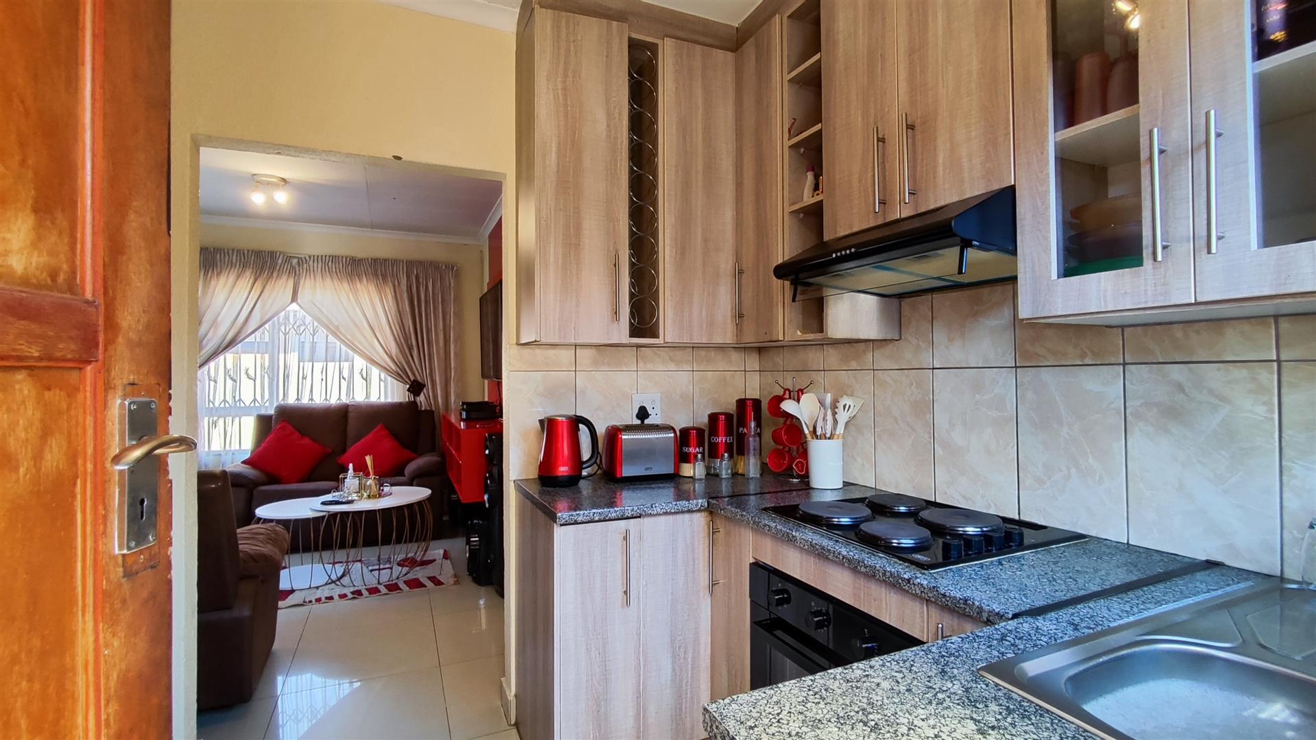 Kitchen - 7 square meters of property in Vanderbijlpark