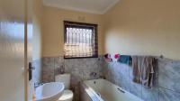 Bathroom 1 - 5 square meters of property in Vanderbijlpark
