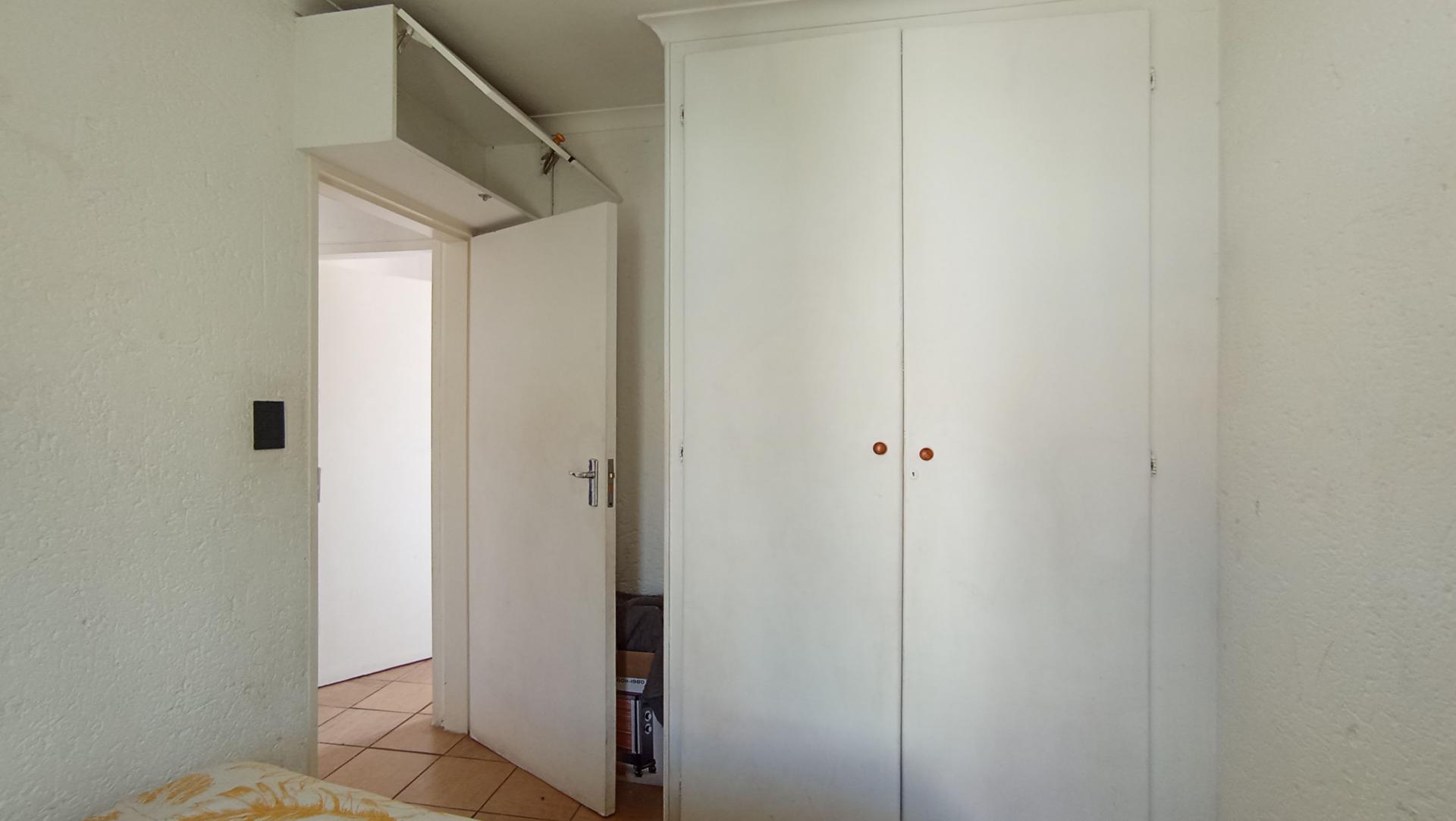 Bed Room 2 - 8 square meters of property in Eden Glen