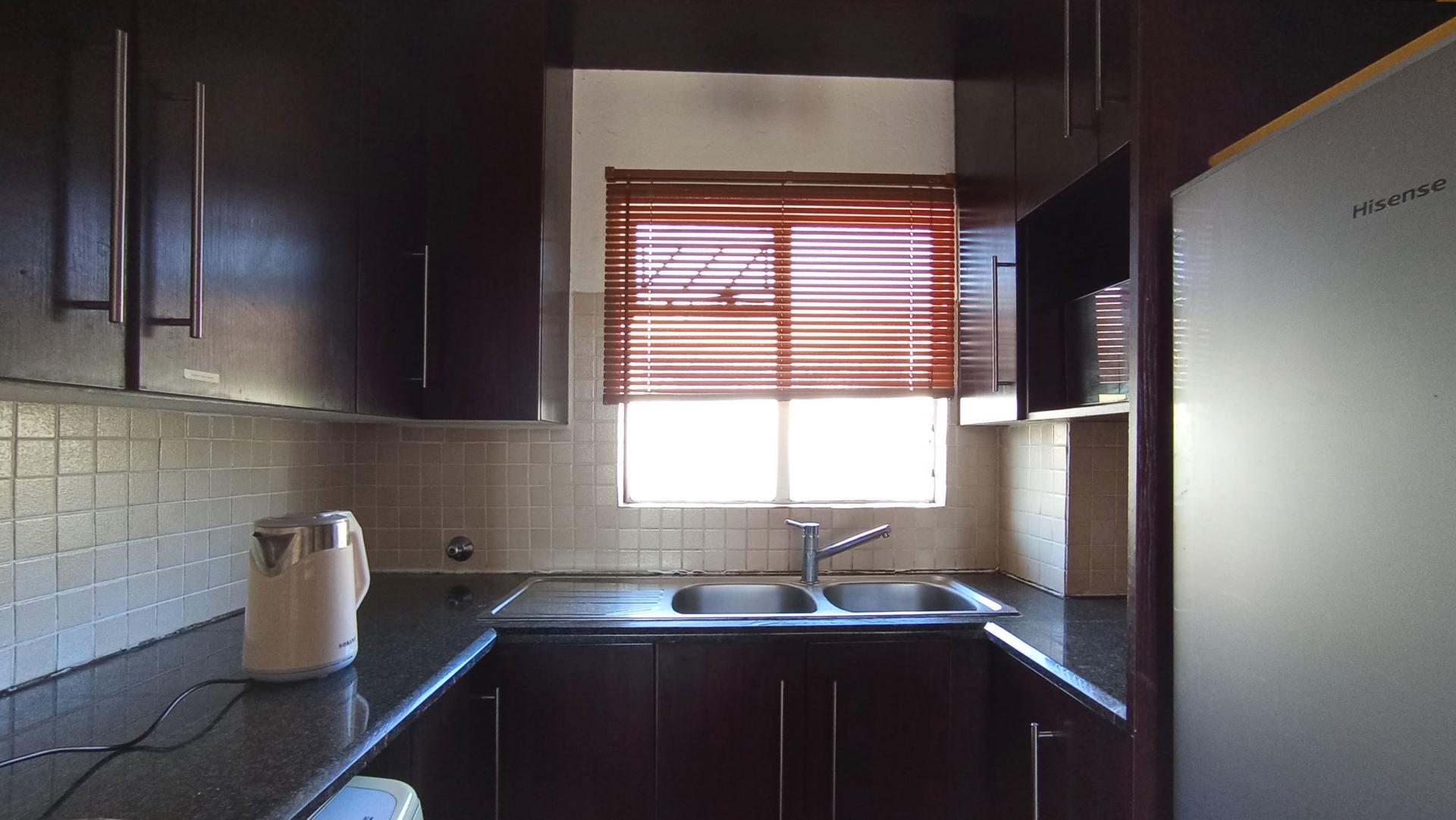 Kitchen - 8 square meters of property in Eden Glen