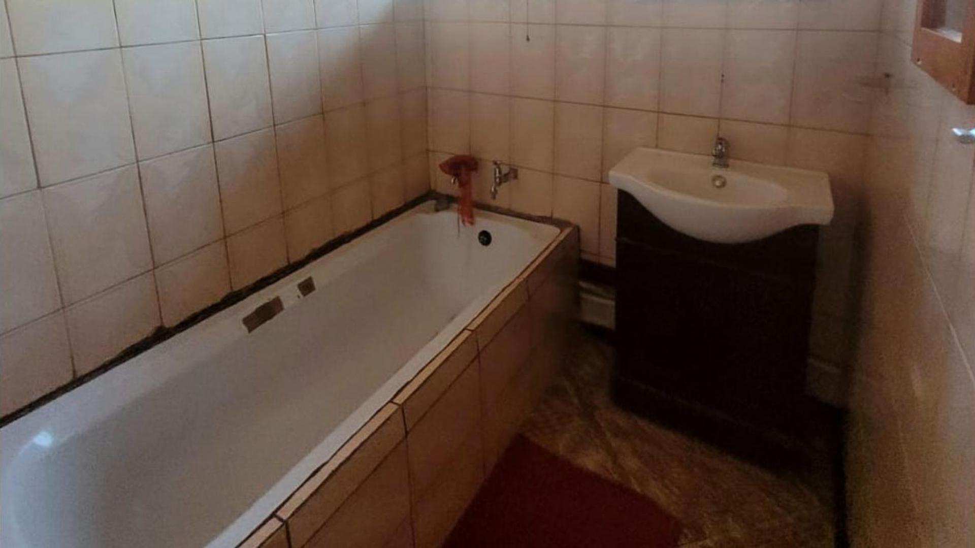 Bathroom 1 of property in Welkom