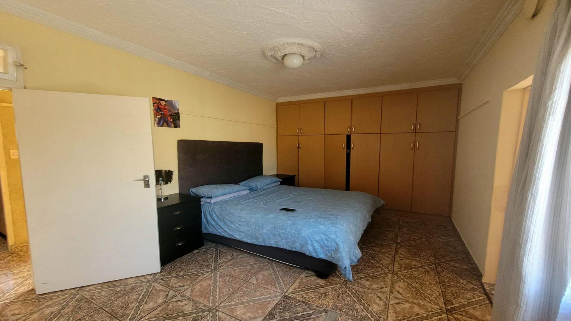 Bed Room 2 of property in Welkom