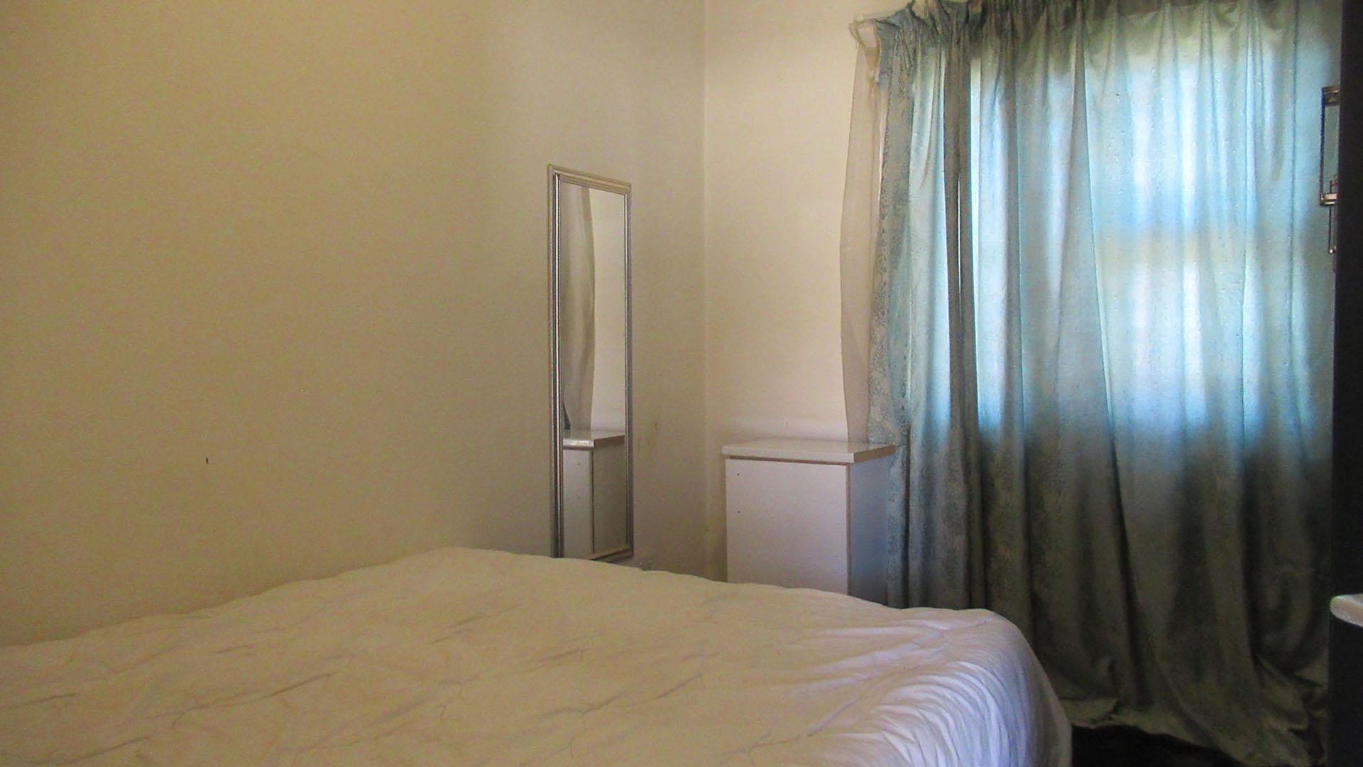 Bed Room 1 - 9 square meters of property in Tirong 