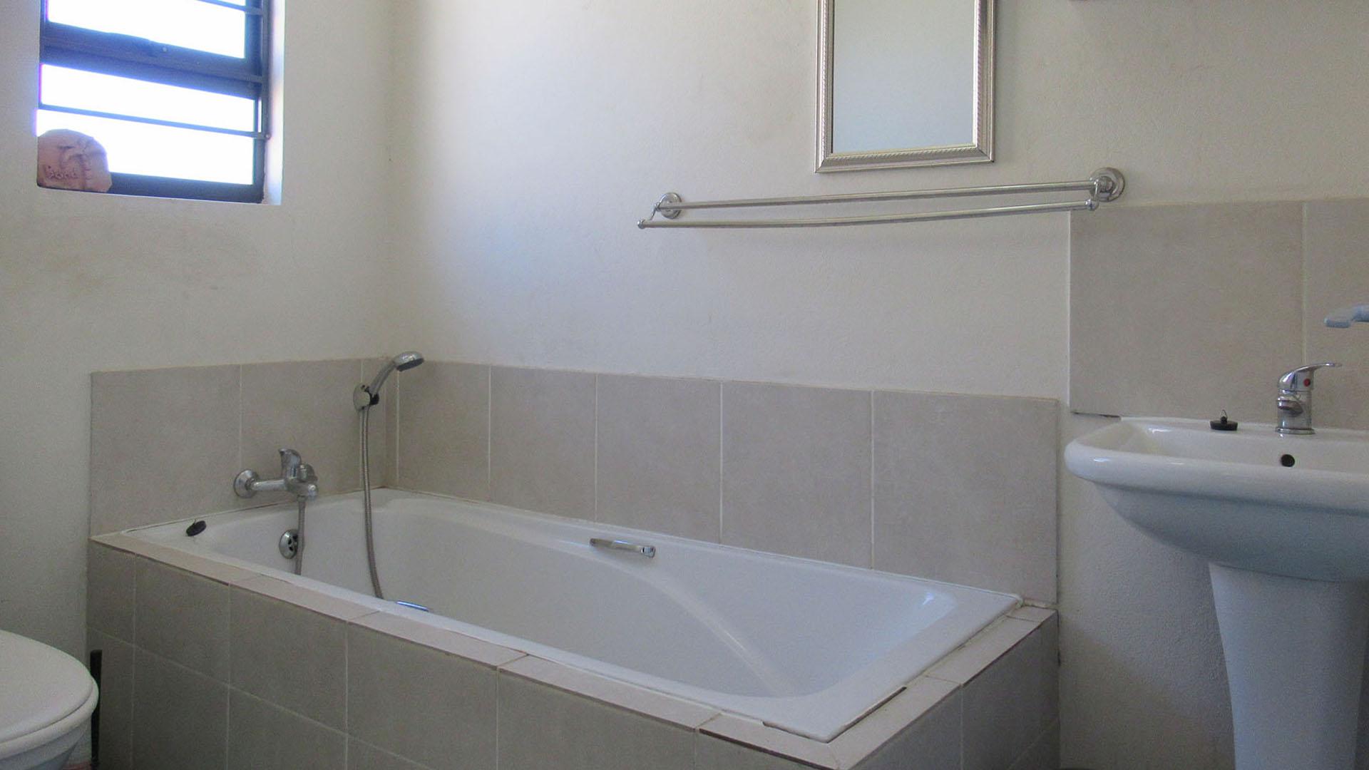 Bathroom 1 - 4 square meters of property in Tirong 