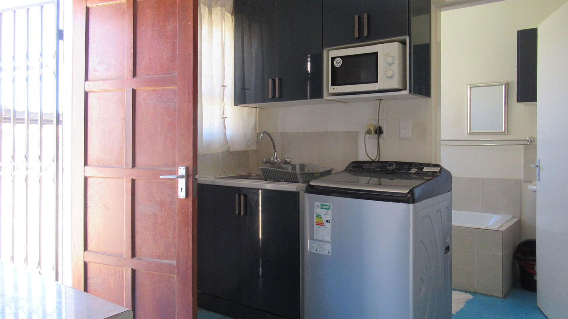 Kitchen - 7 square meters of property in Tirong 