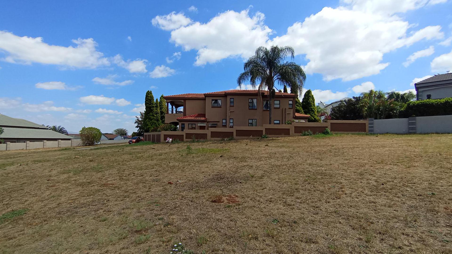 Front View of property in Kosmos Ridge