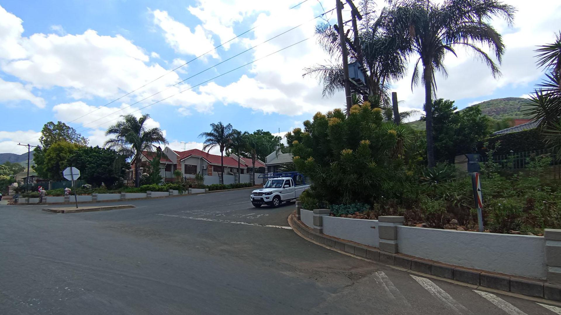 Front View of property in Kosmos Ridge