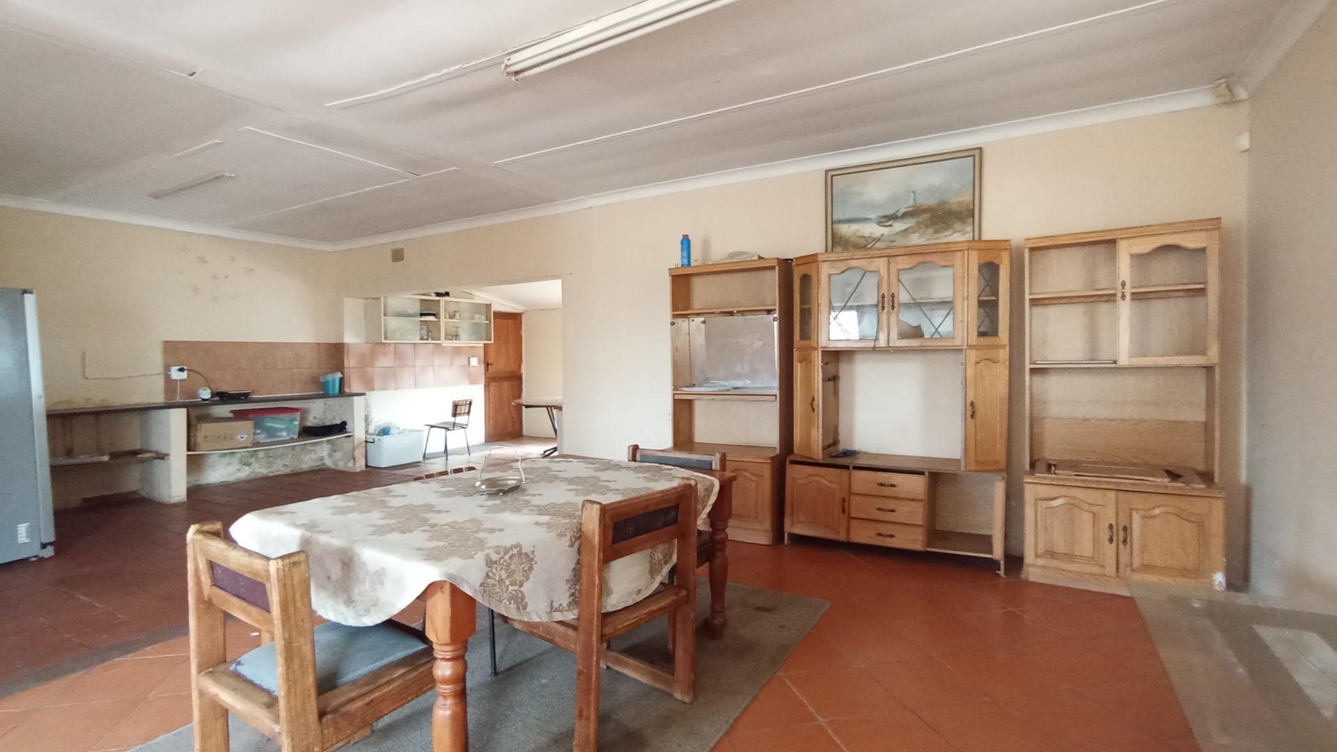 Dining Room - 34 square meters of property in Pretoria North