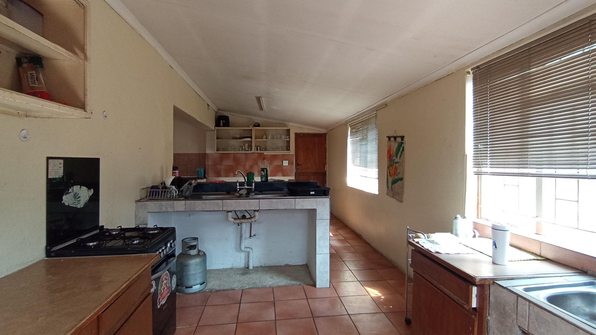 Kitchen - 35 square meters of property in Pretoria North