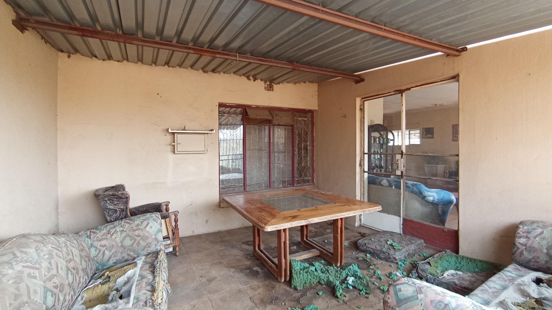 Patio - 16 square meters of property in Pretoria North