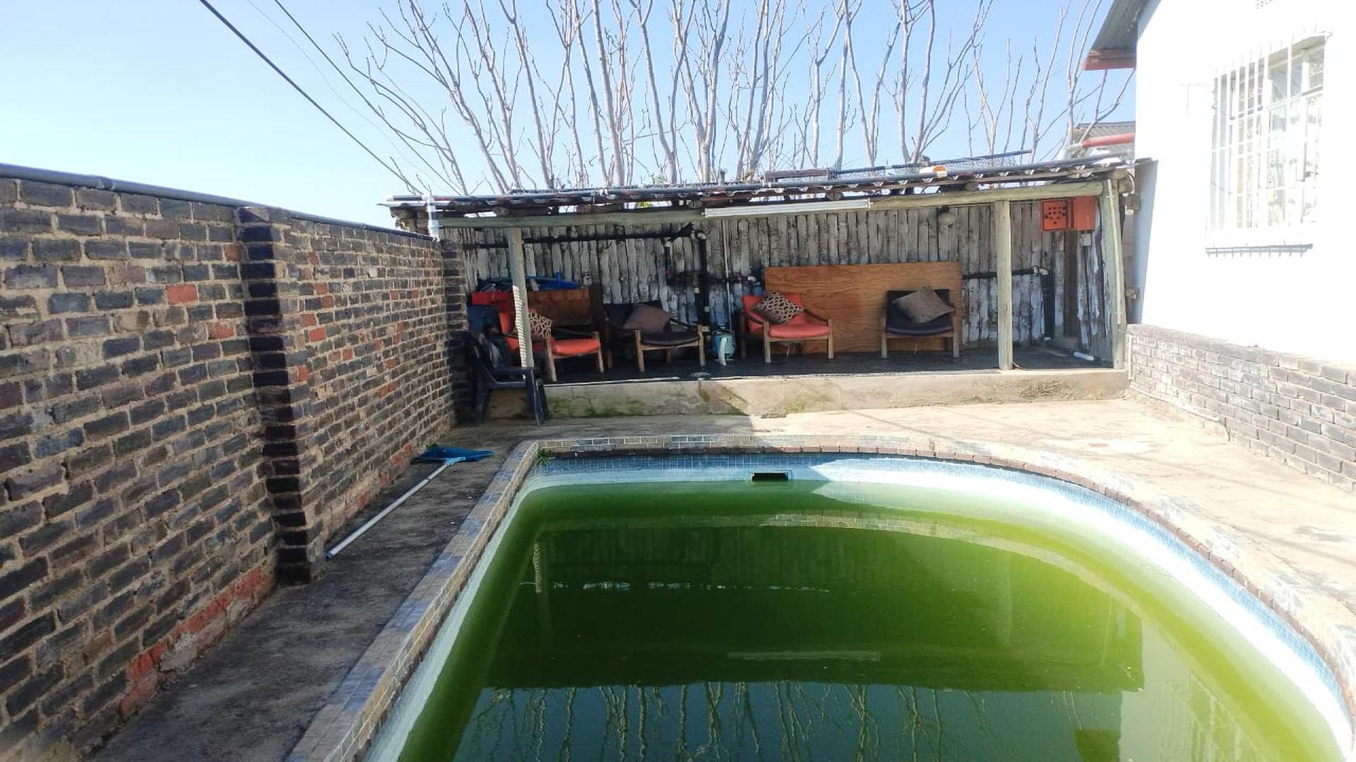 Swimming Pool of property in South Hills