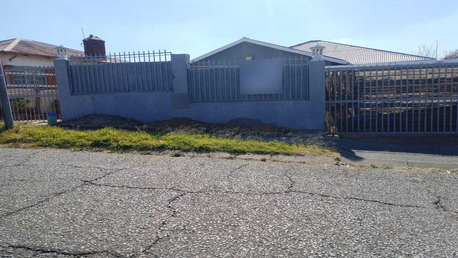 Front View of property in South Hills