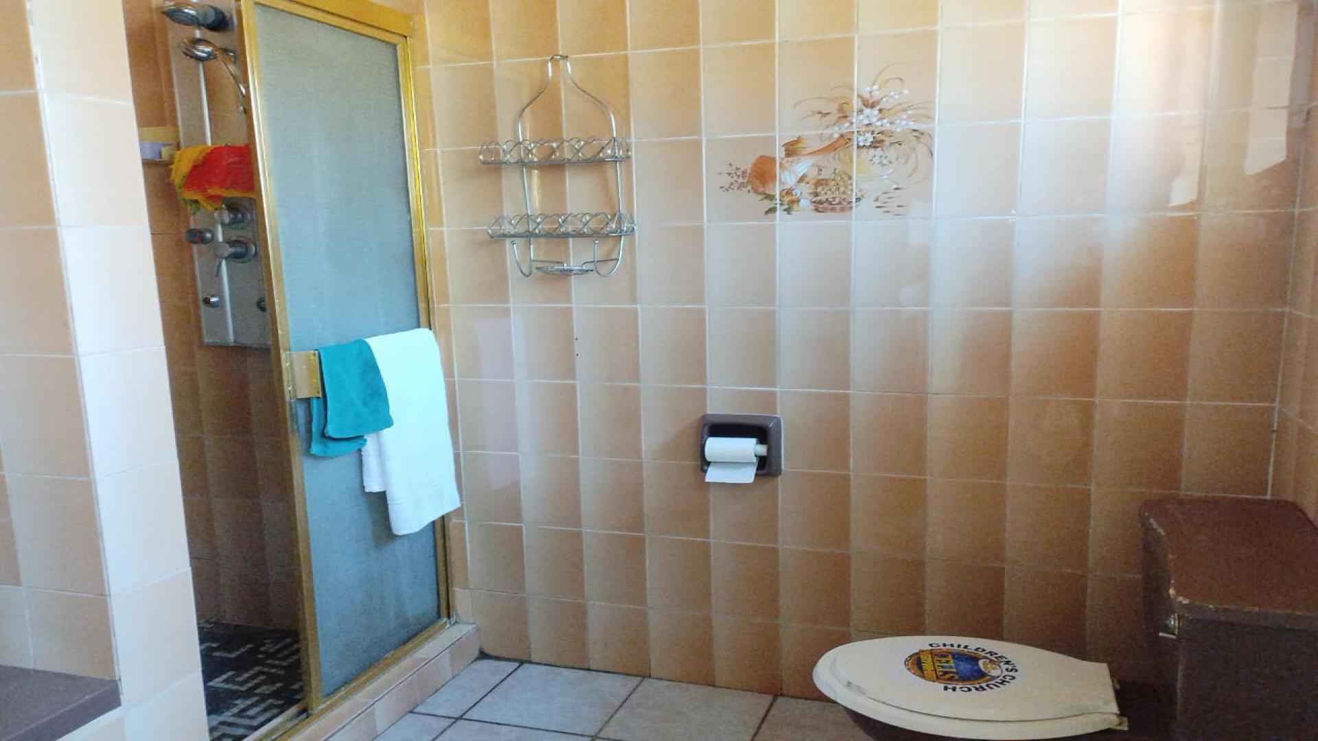 Bathroom 1 of property in South Hills