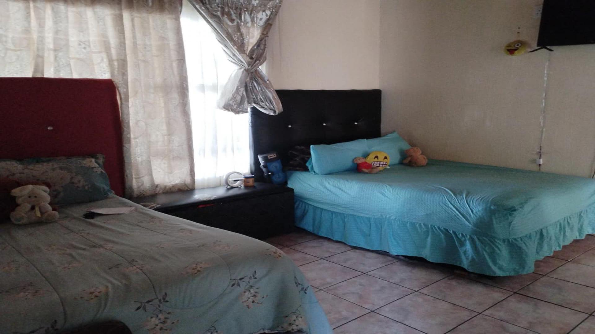 Bed Room 1 of property in South Hills