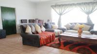 Lounges of property in South Hills