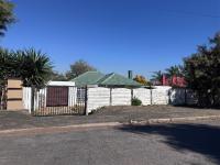 Front View of property in Primrose