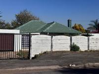 Front View of property in Primrose
